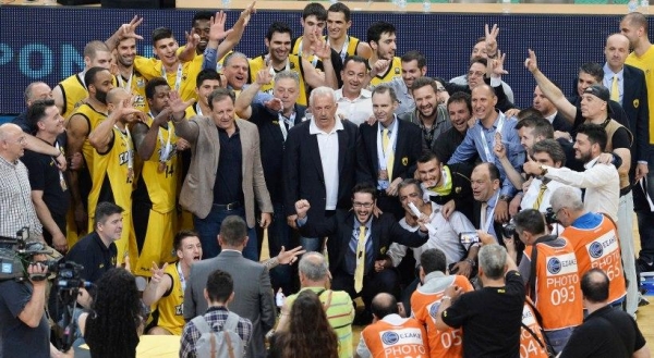 &Tau;&Alpha; &Sigma;&Tau;&Alpha;&Tau;&Iota;&Sigma;&Tau;&Iota;&Kappa;&Alpha; &Pi;&Alpha;&Nu;&Omega;&ndash;&Kappa;&Alpha;&Tau;&Omega; &Tau;&Eta;&Sigma; &laquo;&Beta;&Alpha;&Sigma;&Iota;&Lambda;&Iota;&Sigma;&Sigma;&Alpha;&Sigma;&raquo; (&Eta; 3&eta; &Theta;&Epsilon;&Sigma;&Eta; &Epsilon;&Iota;&Nu;&Alpha;&Iota; &Gamma;&Iota;&Alpha; &Tau;&Eta;&Nu; &Omega;&Rho;&Alpha; &Eta; &Omicron;&Rho;&Omicron;&Phi;&Eta;)