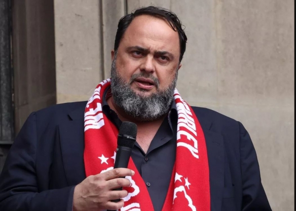 &Alpha;&Mu;&Alpha; &Epsilon;&Iota;&Sigma;&Alpha;&Iota; &laquo;&Gamma;&Alpha;&Upsilon;&Rho;&Omicron;&Sigma;&raquo; (&Omicron; &Beta;&Alpha;&Gamma;&Gamma;&Epsilon;&Lambda;&Alpha;&Sigma; &Kappa;&Alpha;&Iota; &Omicron;&Iota; &Pi;&Rho;&Omicron;&Pi;&Omicron;&Nu;&Eta;&Tau;&Epsilon;&Sigma;)