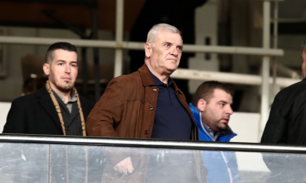 &Omicron;&Tau;&Alpha;&Nu; &Omicron;&Iota; &laquo;&Alpha;&Pi;&Epsilon;&Xi;&Omega;&raquo; &Xi;&Epsilon;&Rho;&Omicron;&Upsilon;&Nu; &Pi;&Epsilon;&Rho;&Iota;&Sigma;&Sigma;&Omicron;&Tau;&Epsilon;&Rho;&Alpha; &Alpha;&Pi;&Omicron; &Tau;&Omicron;&Upsilon;&Sigma; &laquo;&Mu;&Epsilon;&Sigma;&Alpha;&raquo; (&Eta; &Alpha;&Pi;&Pi;&Omicron;&Lambda;&Upsilon;&Tau;&Alpha; &Chi;&Alpha;&Rho;&Alpha;&Kappa;&Tau;&Eta;&Rho;&Iota;&Sigma;&Tau;&Iota;&Kappa;&Eta; &Pi;&Epsilon;&Rho;&Iota;&Pi;&Tau;&Omega;&Sigma;&Eta; &Tau;&Eta;&Sigma; &Alpha;.&Epsilon;.&Kappa;.)