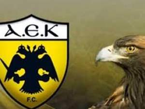 ΤΗΣ ΣΤΡΑΒΗΣ ΨΩΛΗΣ ΤΗΣ ΦΤΑΙΝΕ ΟΙ ΤΡΙΧΕΣ !