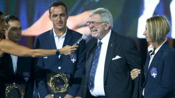 &Omicron;&Sigma;&Omicron; &Upsilon;&Pi;&Alpha;&Rho;&Chi;&Omicron;&Upsilon;&Nu; &Alpha;&Kappa;&Omicron;&Mu;&Eta; &Alpha;&Nu;&Theta;&Rho;&Omega;&Pi;&Omicron;&Iota; &Mu;&Epsilon; &Alpha;&Pi;&Omicron;&Psi;&Eta; &Eta; &Epsilon;&Lambda;&Pi;&Iota;&Delta;&Alpha; &Zeta;&Epsilon;&Iota; (&Alpha;&Rho;&Kappa;&Epsilon;&Iota; &Nu;&Alpha; &Tau;&Eta;&Nu; &Kappa;&Alpha;&Tau;&Alpha;&Theta;&Epsilon;&Tau;&Omicron;&Upsilon;&Nu; &Delta;&Eta;&Mu;&Omicron;&Sigma;&Iota;&Omega;&Sigma;)