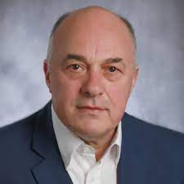 &Omicron; &laquo;&Epsilon;&Pi;&Epsilon;&Nu;&Delta;&Upsilon;&Tau;&Eta;&Sigma;&raquo; &Mu;&Pi;&Epsilon;&Omicron;&Sigma; (&Beta;&Alpha;&Zeta;&Omicron;&Nu;&Tau;&Alpha;&Sigma; &Tau;&Iota;&Mu;&Eta; &Sigma;&Epsilon; &Mu;&Iota;&Alpha; &Pi;&Omicron;&Lambda;&Eta; &Kappa;&Alpha;&Iota; &Mu;&Iota;&Alpha; &Omicron;&Mu;&Alpha;&Delta;&Alpha;)