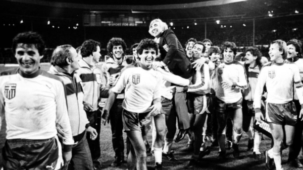 &Epsilon;&Lambda;&Lambda;&Alpha;&Delta;&Alpha; &ndash; &Alpha;&Gamma;&Gamma;&Lambda;&Iota;&Alpha; &Sigma;&Tau;&Omicron; &Omicron;.&Alpha;.&Kappa;.&Alpha;. (&Eta; &Pi;&Iota;&Omicron; &Mu;&Epsilon;&Gamma;&Alpha;&Lambda;&Eta; &Omega;&Rho;&Alpha; &Epsilon;&Iota;&Nu;&Alpha;&Iota; &Tau;&Omega;&Rho;&Alpha;)