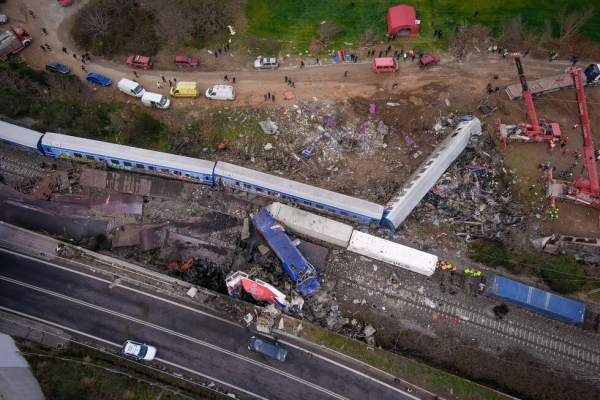 &Tau;&Epsilon;&Mu;&Pi;&Eta;: &Epsilon;&Nu;&Alpha; &Delta;&Iota;&Pi;&Lambda;&Omicron; &Epsilon;&Gamma;&Kappa;&Lambda;&Eta;&Mu;&Alpha; (&Tau;&Alpha; &Chi;&Rho;&Omicron;&Nu;&Iota;&Alpha; &Pi;&Rho;&Omicron;&Beta;&Lambda;&Eta;&Mu;&Alpha;&Tau;&Alpha; &amp; &Mu;&Iota;&Alpha; &Alpha;&Iota;&Sigma;&Chi;&Rho;&Eta; &Sigma;&Upsilon;&Gamma;&Kappa;&Alpha;&Lambda;&Upsilon;&Psi;&Eta;)