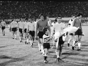 FOOTBALL CLUB ALERT: &Chi;&Alpha;&Theta;&Eta;&Kappa;&Epsilon; &Eta; &Alpha;.&Epsilon;.&Kappa;. &Tau;&Eta;&Sigma; &Epsilon;&Upsilon;&Rho;&Omega;&Pi;&Eta;&Sigma;. (&Mu;&Pi;&Omicron;&Rho;&Epsilon;&Iota;&Tau;&Epsilon; &Nu;&Alpha; &Beta;&Omicron;&Eta;&Theta;&Eta;&Sigma;&Epsilon;&Tau;&Epsilon; Ή &Nu;&rsquo; &Alpha;&Nu;&Alpha;&Lambda;&Alpha;&Beta;&Epsilon;&Iota; &Omicron; &Epsilon;&Pi;&Omicron;&Mu;&Epsilon;&Nu;&Omicron;&Sigma;;)