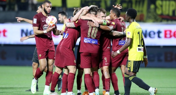 &Tau;&Iota; &Epsilon;&Kappa;&Alpha;&Nu;&Alpha;&Nu; &Omicron;&Iota; &laquo;5 &Mu;&Epsilon;&Gamma;&Alpha;&Lambda;&Omicron;&Iota;&raquo; &Tau;&Eta;&Nu; &Epsilon;&Nu;&Alpha;&Tau;&Eta; &Alpha;&Gamma;&Omega;&Nu;&Iota;&Sigma;&Tau;&Iota;&Kappa;&Eta; &Tau;&Omega;&Nu; &Pi;&Lambda;&Epsilon;Ϊ-&Omicron;&Phi; (3 &Nu;&Iota;&Kappa;&Epsilon;&Sigma; &ndash; 2 &Eta;&Tau;&Tau;&Epsilon;&Sigma;)