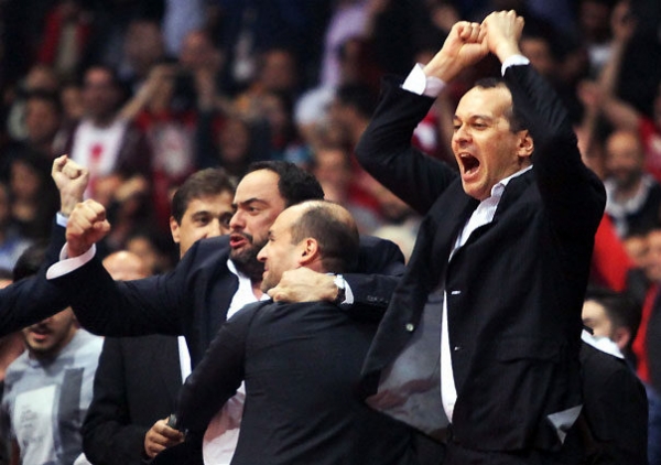 &Mu;&Alpha;&Rho;&Iota;&Nu;&Alpha;&Kappa;&Eta;&Sigma; Vs &Gamma;&Iota;&Omega;&Rho;&Gamma;&Omicron;&Upsilon; &Alpha;&Gamma;&Gamma;&Epsilon;&Lambda;&Omicron;&Pi;&Omicron;&Upsilon;&Lambda;&Omicron;&Upsilon; (&Omicron;&Tau;&Alpha;&Nu; &Alpha;&Kappa;&Omicron;&Mu;&Eta; &Kappa;&Alpha;&Iota; &Omicron; &laquo;&Gamma;&Nu;&Eta;&Sigma;&Iota;&Omicron;&Sigma; &Gamma;&Alpha;&Upsilon;&Rho;&Omicron;&Sigma;&raquo; &Delta;&Epsilon;&Nu; &Epsilon;&Nu;&Omega;&Nu;&Epsilon;&Iota;)