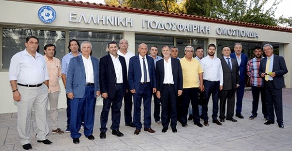 &Eta; &laquo;&Chi;&Omicron;&Upsilon;&Nu;&Tau;&Alpha; &Tau;&Omicron;&Upsilon; &Gamma;&Alpha;&Upsilon;&Rho;&Omicron;&Upsilon; &Sigma;&Tau;&Eta;&Nu; &Epsilon;.&Pi;.&Omicron;.&raquo; &Kappa;&Alpha;&Iota; &Tau;&Alpha; &laquo;&Sigma;&Tau;&Alpha;&Gamma;&Omicron;&Nu;&Iota;&Delta;&Iota;&Alpha;&raquo; (&Omicron;&Iota; &Alpha;&Nu;&Iota;&Sigma;&Tau;&Omicron;&Rho;&Eta;&Tau;&Omicron;&Iota; &Pi;&Alpha;&Nu;&Tau;&Alpha; &Gamma;&Rho;&Alpha;&Phi;&Omicron;&Upsilon;&Nu; &Kappa;&Alpha;&Iota; &Lambda;&Epsilon;&Nu;&Epsilon; &Eta;&Lambda;&Iota;&Theta;&Iota;&Omicron;&Tau;&Eta;&Tau;&Epsilon;&Sigma;)