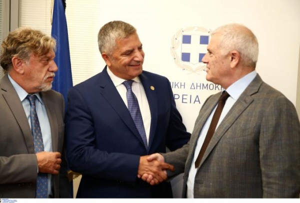 &Tau;&Epsilon;&Lambda;&Iota;&Kappa;&Alpha; &Omicron; &laquo;&Kappa;&Omicron;&Lambda;&Lambda;&Eta;&Tau;&Omicron;&Sigma;&raquo; &Kappa;&Alpha;&Iota; &Eta; &Delta;&Omicron;&Upsilon;&Rho;&Omicron;&Upsilon; &Delta;&Epsilon;&Nu; &Epsilon;&Kappa;&Alpha;&Nu;&Alpha;&Nu; &laquo;&Kappa;&Alpha;&Lambda;&Eta; &Delta;&Omicron;&Upsilon;&Lambda;&Epsilon;&Iota;&Alpha;&raquo; (&Tau;&Omega;&Rho;&Alpha; &Pi;&Omicron;&Upsilon; &Pi;&Rho;&Epsilon;&Pi;&Epsilon;&Iota; &Nu;&Alpha; &Gamma;&Iota;&Nu;&Omicron;&Upsilon;&Nu; &Sigma;&Omega;&Sigma;&Tau;&Alpha; &Tau;&Alpha; &Pi;&Rho;&Alpha;&Gamma;&Mu;&Alpha;&Tau;&Alpha; &Tau;&Omicron;&Upsilon; &Phi;&Tau;&Alpha;&Iota;&Epsilon;&Iota; &Eta; &Pi;&Epsilon;&Rho;&Iota;&Phi;&Epsilon;&Rho;&Epsilon;&Iota;&Alpha;;)