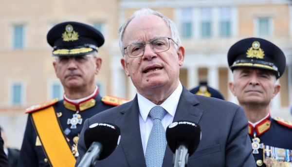 &Omicron;&Tau;&Alpha;&Nu; &Omicron;&Iota; &Pi;&Omicron;&Lambda;&Iota;&Tau;&Iota;&Kappa;&Omicron;&Iota; &Mu;&Alpha;&Sigma; &Alpha;&Sigma;&Tau;&Epsilon;&Iota;&Epsilon;&Upsilon;&Omicron;&Nu;&Tau;&Alpha;&Iota; (&Kappa;&Alpha;&Iota; &Lambda;&Epsilon;&Nu;&Epsilon; &Chi;&Alpha;&Zeta;&Omicron;&Mu;&Alpha;&Rho;&Epsilon;&Sigma;)