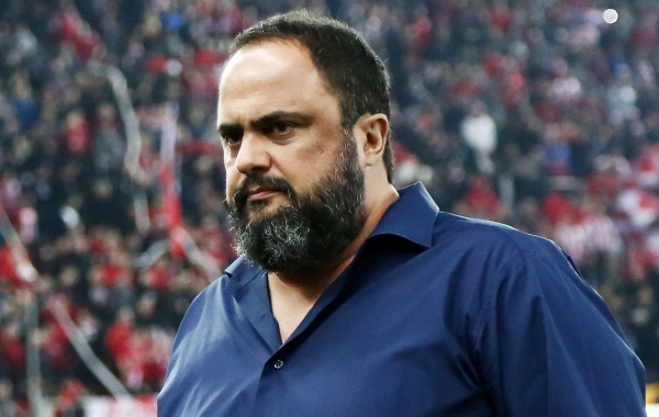 ΟΤΑΝ Ο ΜΑΡΙΝΑΚΗΣ ΖΟΡΙΖΕΤΑΙ ΟΙΚΟΝΟΜΙΚΑ (ΤΟΤΕ ΤΑ ΓΙΟΥΣΟΥΦΑΚΙΑ ΠΡΟΣΠΑΘΟΥΝ ΠΕΡΙΣΣΟΤΕΡΟ)