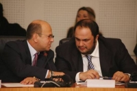 &Sigma;&Chi;&Epsilon;&Tau;&Iota;&Kappa;&Alpha; &Mu;&Epsilon; &Tau;&Eta;&Nu; &Pi;&Rho;&Omicron;&Tau;&Alpha;&Sigma;&Eta; &Alpha;&Lambda;&Alpha;&Phi;&Omicron;&Upsilon;&Zeta;&Omicron;&Upsilon; (&Delta;&Epsilon;&Nu; &Upsilon;&Pi;&Alpha;&Rho;&Chi;&Epsilon;&Iota; &Omicron;&Mu;&Omicron;&Phi;&Omega;&Nu;&Iota;&Alpha; &Tau;&Omega;&Nu; &laquo;&Mu;&Epsilon;&Gamma;&Alpha;&Lambda;&Omega;&Nu;&raquo;)