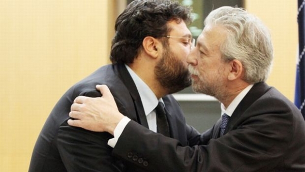 &Tau;&Omega;&Rho;&Alpha; &Pi;&Omicron;&Upsilon; &Eta; &Kappa;&Upsilon;&Beta;&Epsilon;&Rho;&Nu;&Eta;&Sigma;&Eta; &Epsilon;&Kappa;&Alpha;&Nu;&Epsilon; &Tau;&Omicron; &Kappa;&Omicron;&Mu;&Mu;&Alpha;&Tau;&Iota; &Tau;&Eta;&Sigma; &Xi;&Alpha;&Nu;&Alpha;&Xi;&Epsilon;&Kappa;&Iota;&Nu;&Alpha; &Tau;&Omicron; &Pi;&Rho;&Omega;&Tau;&Alpha;&Theta;&Lambda;&Eta;&Mu;&Alpha; (&Pi;&Omicron;&Sigma;&Omicron;&Iota; &Omicron;&Mu;&Omega;&Sigma; &Theta;&Epsilon;&Lambda;&Omicron;&Upsilon;&Nu; &Nu;&Alpha; &Tau;&Epsilon;&Lambda;&Epsilon;&Iota;&Omega;&Sigma;&Epsilon;&Iota;;)