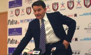 &Omicron; &laquo;&Epsilon;&Pi;&Alpha;&Gamma;&Gamma;&Epsilon;&Lambda;&Mu;&Alpha;&Tau;&Iota;&Kappa;&Omicron;&Sigma; &Alpha;&Theta;&Lambda;&Eta;&Tau;&Iota;&Sigma;&Mu;&Omicron;&Sigma;&raquo; &Epsilon;&Chi;&Epsilon;&Iota; &Pi;&Iota;&Alpha; &Pi;&Epsilon;&Theta;&Alpha;&Nu;&Epsilon;&Iota; (&Tau;&Omicron; &Pi;&Tau;&Omega;&Mu;&Alpha; &Mu;&Upsilon;&Rho;&Iota;&Zeta;&Epsilon;&Iota; &Kappa;&Alpha;&Iota; &Kappa;&Alpha;&Tau;&Alpha;&Sigma;&Tau;&Rho;&Epsilon;&Phi;&Epsilon;&Iota; &Tau;&Alpha; &Sigma;&Omega;&Mu;&Alpha;&Tau;&Epsilon;&Iota;&Alpha;, &Alpha;&Lambda;&Lambda;&Alpha; &Sigma;&Tau;&rsquo; &Alpha;&Rho;&Chi;&hellip;. &Mu;&Alpha;&Sigma;)