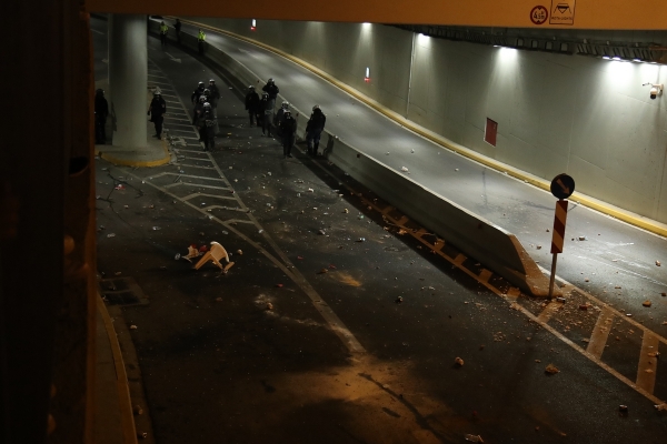 &Sigma;&Chi;&Epsilon;&Tau;&Iota;&Kappa;&Alpha; &Mu;&Epsilon; &Tau;&Omicron;&Upsilon;&Sigma; &Alpha;&Gamma;&Omega;&Nu;&Epsilon;&Sigma; &Sigma;&Tau;&Eta;&Nu; &laquo;&Alpha;&Gamma;&Iota;&Alpha; &Sigma;&Omicron;&Phi;&Iota;&Alpha;&raquo; (&Pi;&Omicron;&Sigma;&Omicron; &Alpha;&Sigma;&Phi;&Alpha;&Lambda;&Epsilon;&Iota;&Sigma; &Epsilon;&Iota;&Nu;&Alpha;&Iota; &Omicron;&Iota; &Theta;&Epsilon;&Alpha;&Tau;&Epsilon;&Sigma;;)