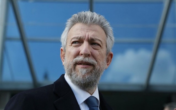 &Epsilon;&Nu;&Alpha;&Sigma; &laquo;&Chi;&Rho;&Eta;&Sigma;&Iota;&Mu;&Omicron;&Sigma; &Eta;&Lambda;&Iota;&Theta;&Iota;&Omicron;&Sigma;&raquo; (&Alpha;&Nu; &Tau;&Omicron;&Nu; &Pi;&Alpha;&Rho;&Omicron;&Upsilon;&Mu;&Epsilon; &Sigma;&Tau;&Alpha; &Sigma;&Omicron;&Beta;&Alpha;&Rho;&Alpha; &Theta;&Alpha; &Delta;&Iota;&Alpha;&Lambda;&Upsilon;&Sigma;&Omicron;&Upsilon;&Mu;&Epsilon; &Kappa;&Alpha;&Iota; &Tau;&Omicron; &Kappa;&Rho;&Alpha;&Tau;&Omicron;&Sigma;)