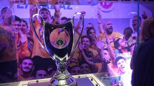 &Pi;&Omicron;&Iota;&Alpha;&Nu;&Omicron;&Upsilon; &Epsilon;&Iota;&Nu;&Alpha;&Iota; &Tau;&Omicron; &Mu;&Epsilon;&Tau;&Alpha;&Lambda;&Lambda;&Iota;&Omicron;/&Kappa;&Upsilon;&Pi;&Epsilon;&Lambda;&Lambda;&Omicron;; (&Tau;&Omicron;&Upsilon; &Iota;&Delta;&Iota;&Omicron;&Kappa;&Tau;&Eta;&Tau;&Eta; Ή &Tau;&Eta;&Sigma; &Omicron;&Mu;&Alpha;&Delta;&Alpha;&Sigma;;)