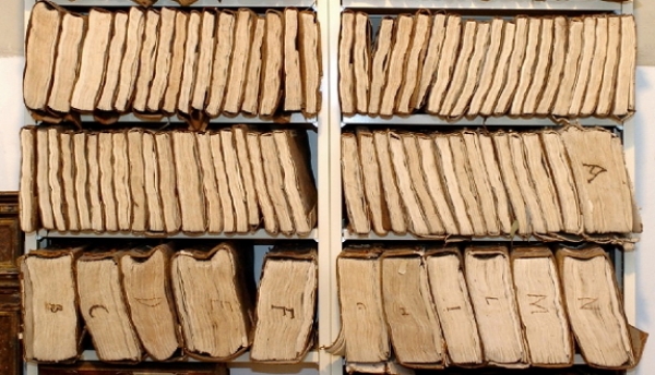 &Iota;&Sigma;&Tau;&Omicron;&Rho;&Iota;&Epsilon;&Sigma; &Alpha;&Pi;&Omicron; &Tau;&Omicron; &Alpha;&Rho;&Chi;&Epsilon;&Iota;&Omicron;: &Pi;&Omega;&Sigma; (&Delta;&Epsilon;&Nu;) &Epsilon;&Kappa;&Kappa;&Alpha;&Theta;&Alpha;&Rho;&Iota;&Zeta;&Epsilon;&Tau;&Alpha;&Iota; &Mu;&Iota;&Alpha; &Kappa;.&Alpha;.&Epsilon;. (&Iota;&Sigma;&Tau;&Omicron;&Rho;&Iota;&Alpha; &Nu;. 2)